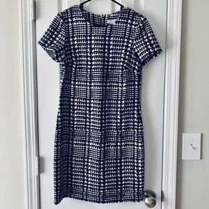 Houndstooth shift dress